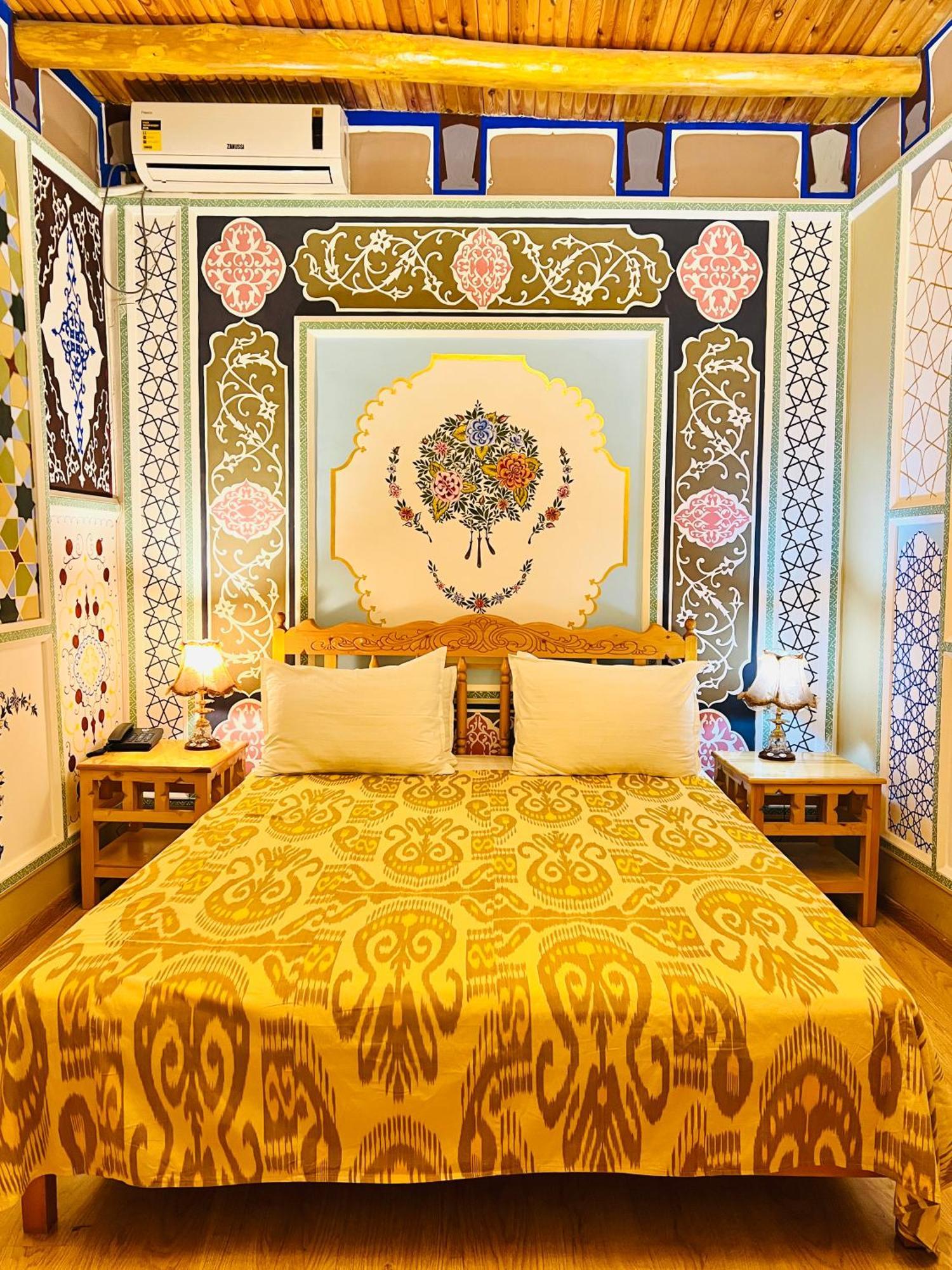 Komil Bukhara Boutique Hotel Exterior foto